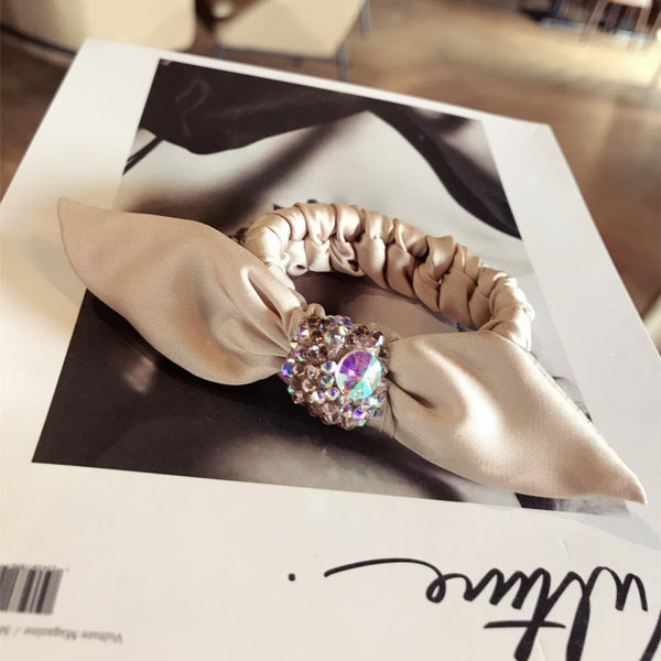 Rhinestone-Encrusted Super Bow Hair Rope