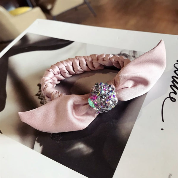 Rhinestone-Encrusted Super Bow Hair Rope