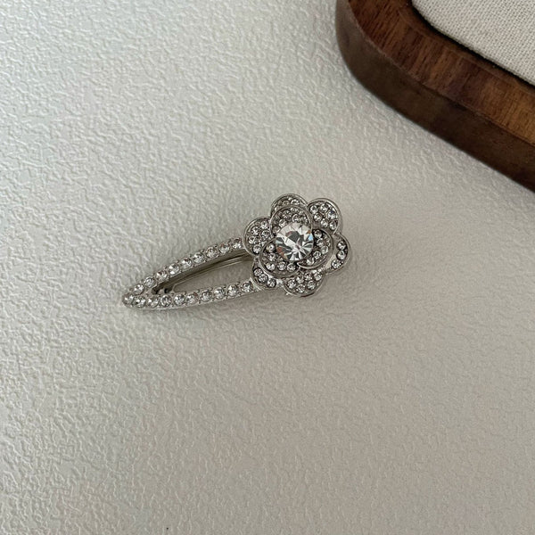 Pearl Camellia Side Small Hairclip Women