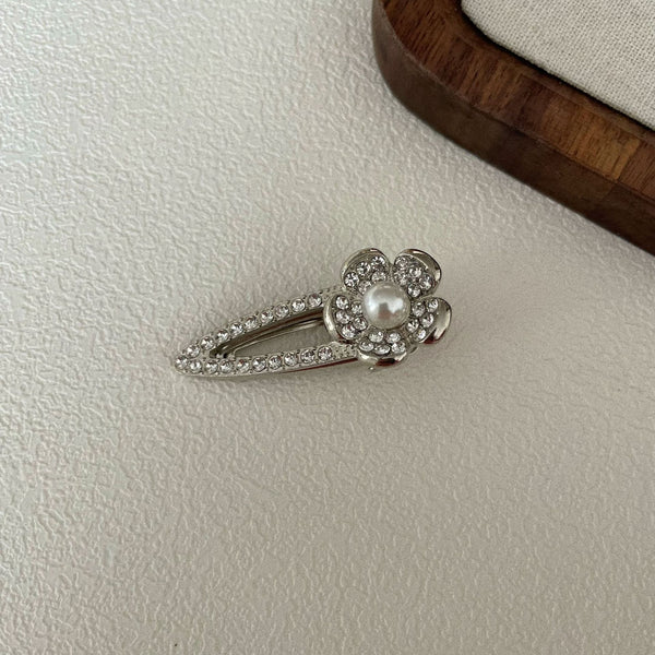 Pearl Camellia Side Small Hairclip Women