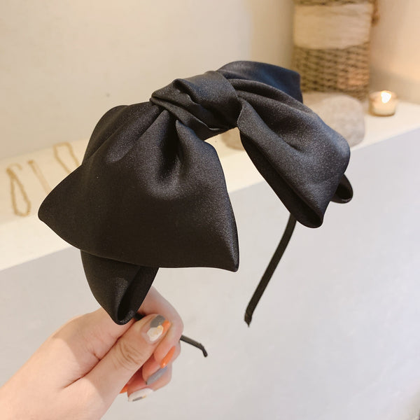 Oversized bow band