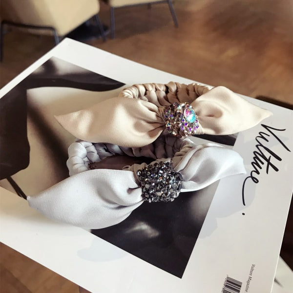 Rhinestone-Encrusted Super Bow Hair Rope
